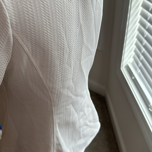 Neverworn. White stretch top. - Picture 6 of 8